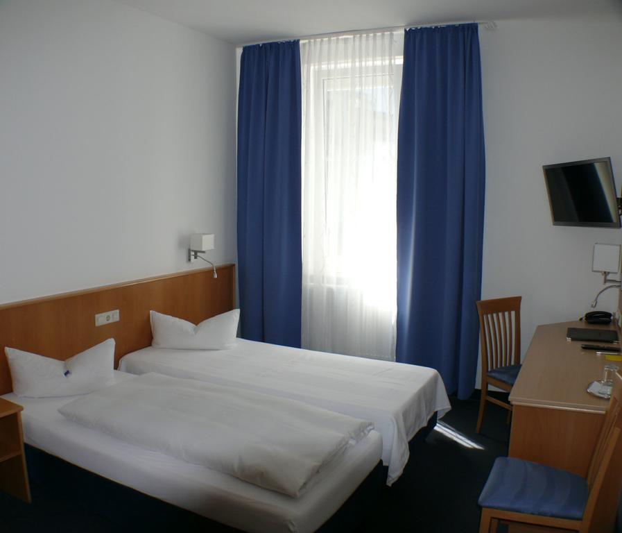 Hotel Garni - Haus Gemmer Coburg Zimmer foto